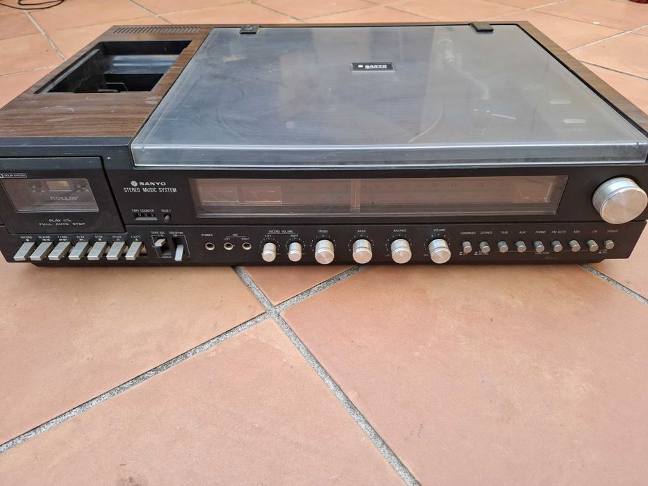 Gira Discos antigo Sanyo GTX 4575LZ