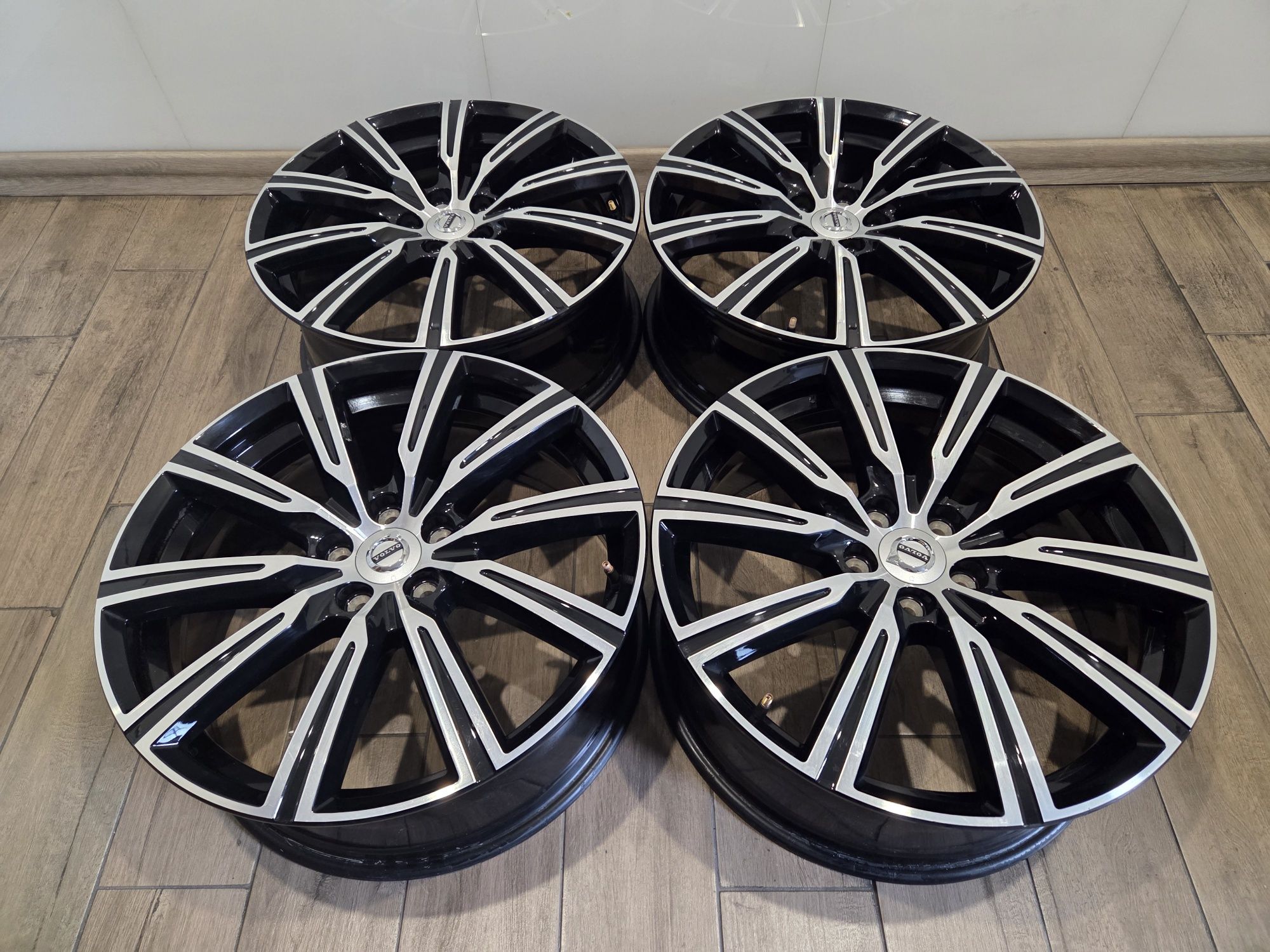 VOLVO 5x108 XC60 XC40 XC70 S90 V90 S40 V40 C30 S80 V70 Felgi 19