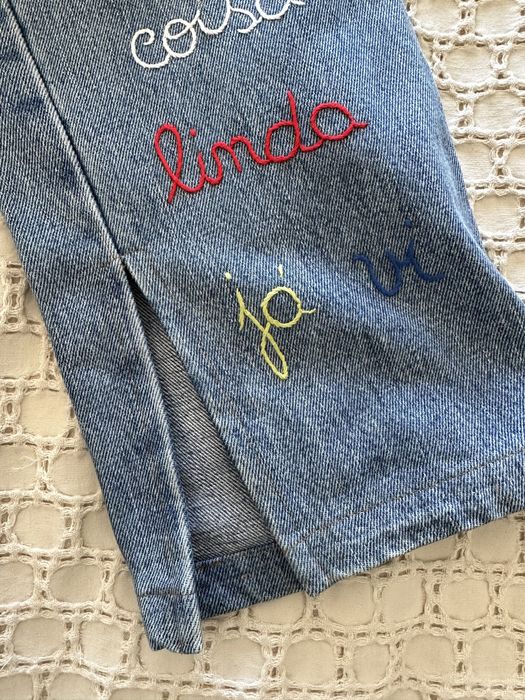 Calças de ganga bordadas