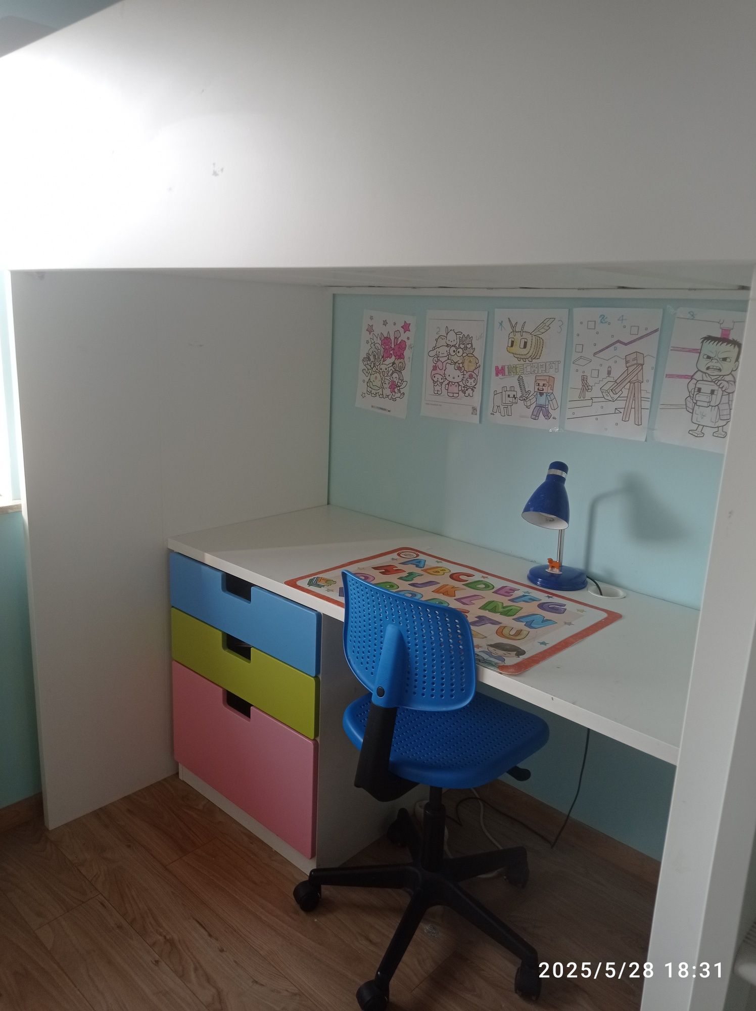 Łóżko na antresoli z biurkiem IKEA