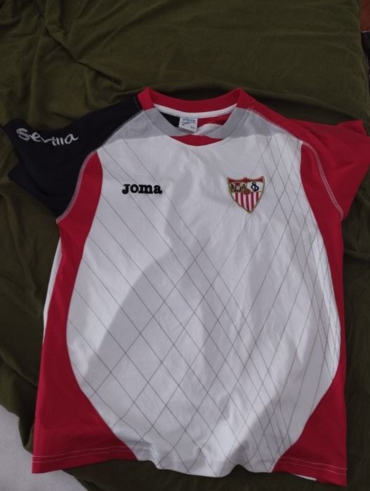 T shirt Sevilha tamanho S (14 anos)