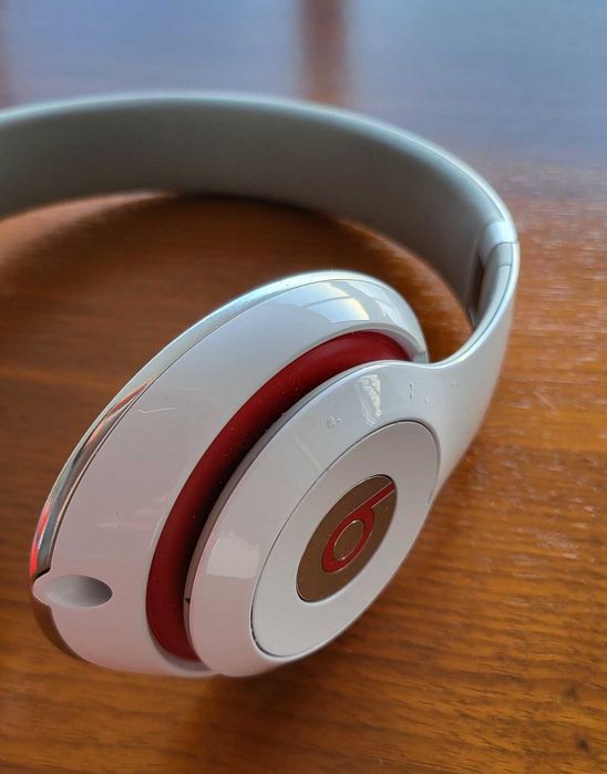 Auscultadores Beats Studio Wireless.