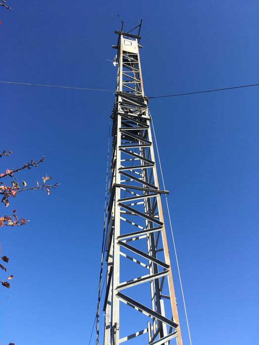 torre em ferro 20 metros de altura / grua