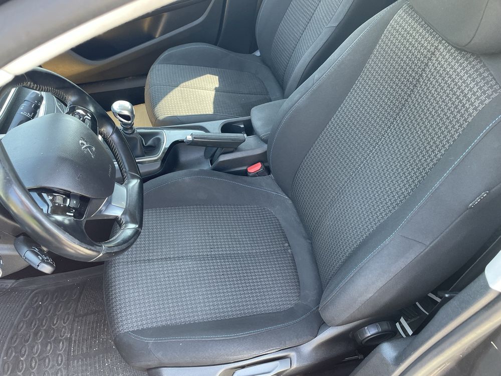 Peugeot 308 1.5HDI apenas 98000km
