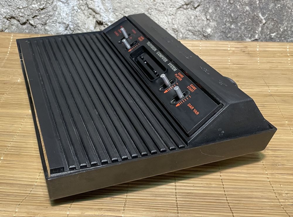 Kultowa konsola do gier ATARI 2600+ Video Computer System PRL  retro