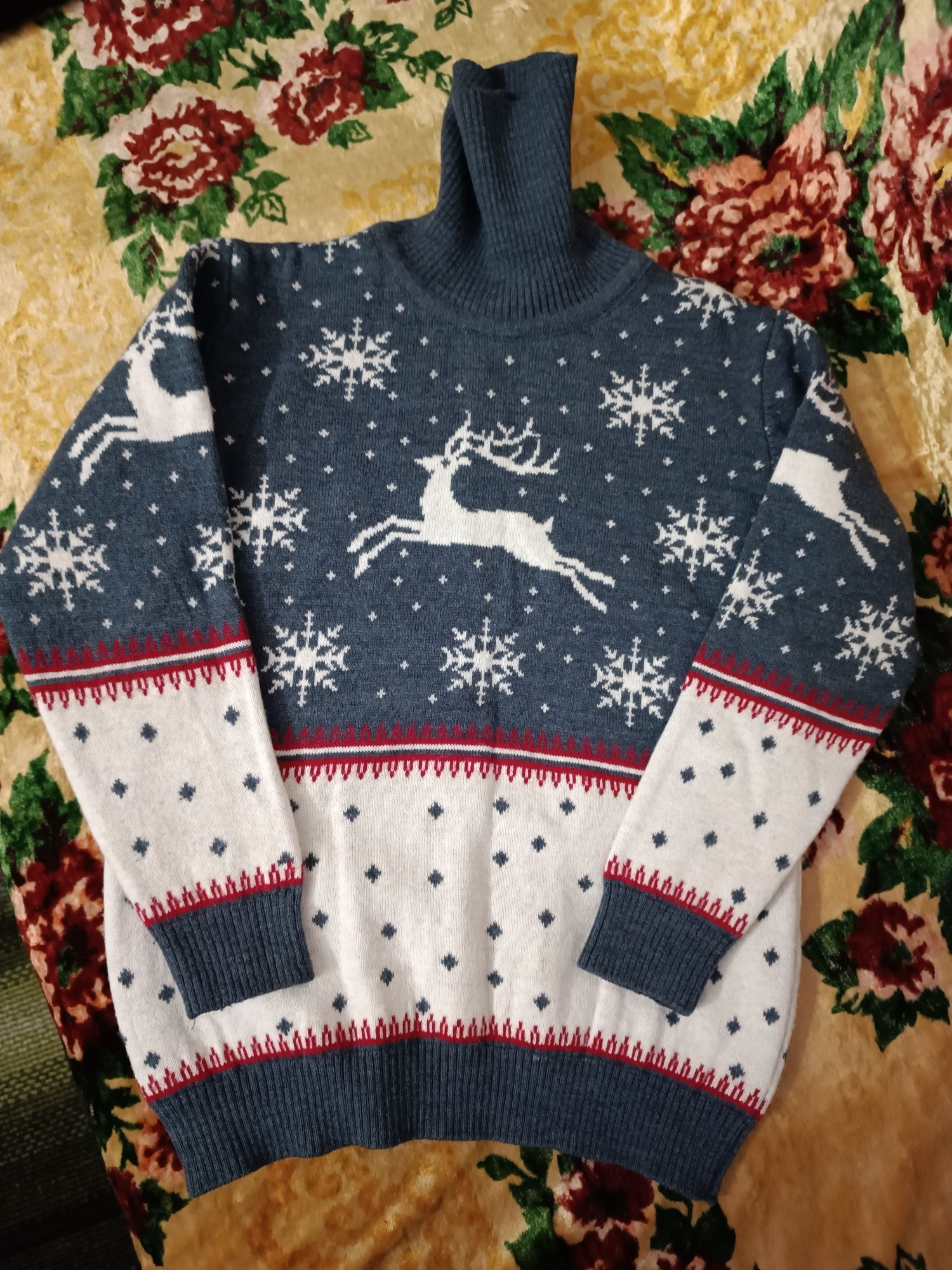 Продам свитер и  вельветовые штаны  Hip Hopps128