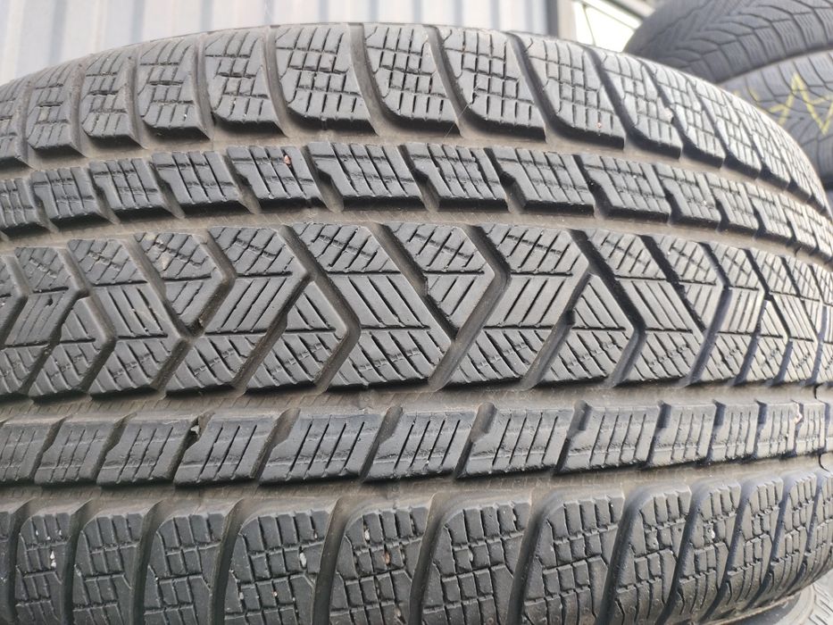 Шини 265/40 295/35 R21 Pirelli різноширокі