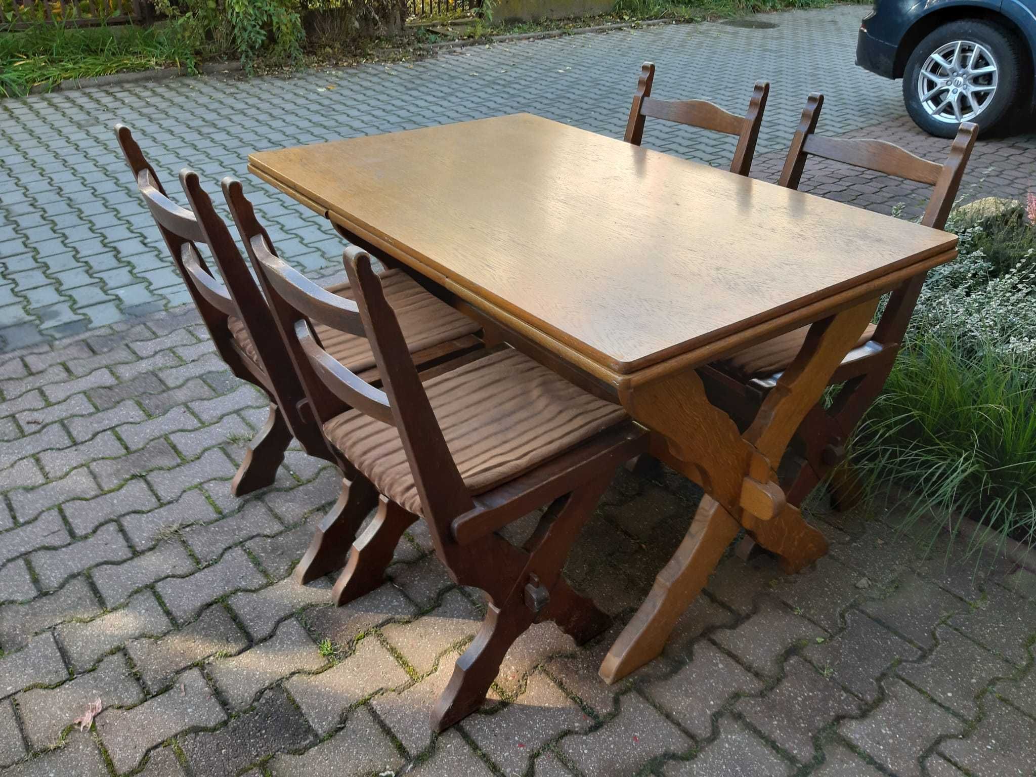 Drewniany (dębowy) stół z 4 krzesłami