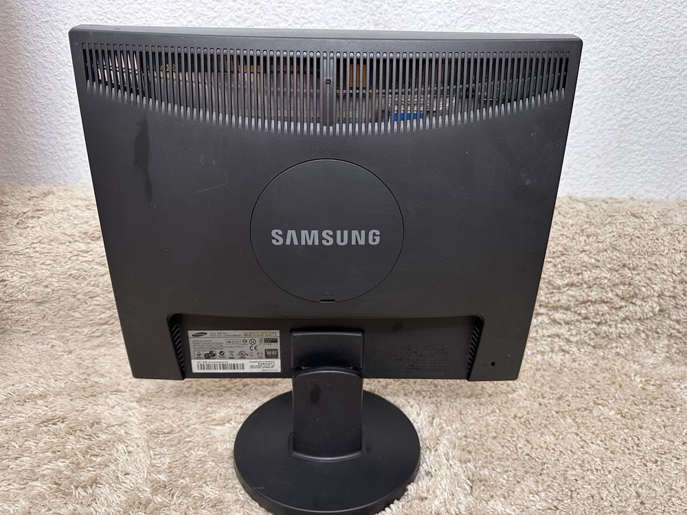 Млнітор Samsung SynsMaster 943 б/у.
