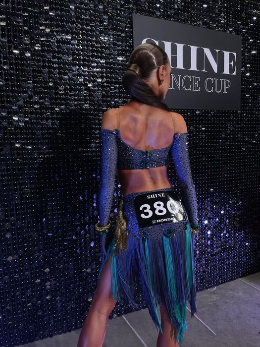 Сукня для латиноамериканської програми юніори-молодь