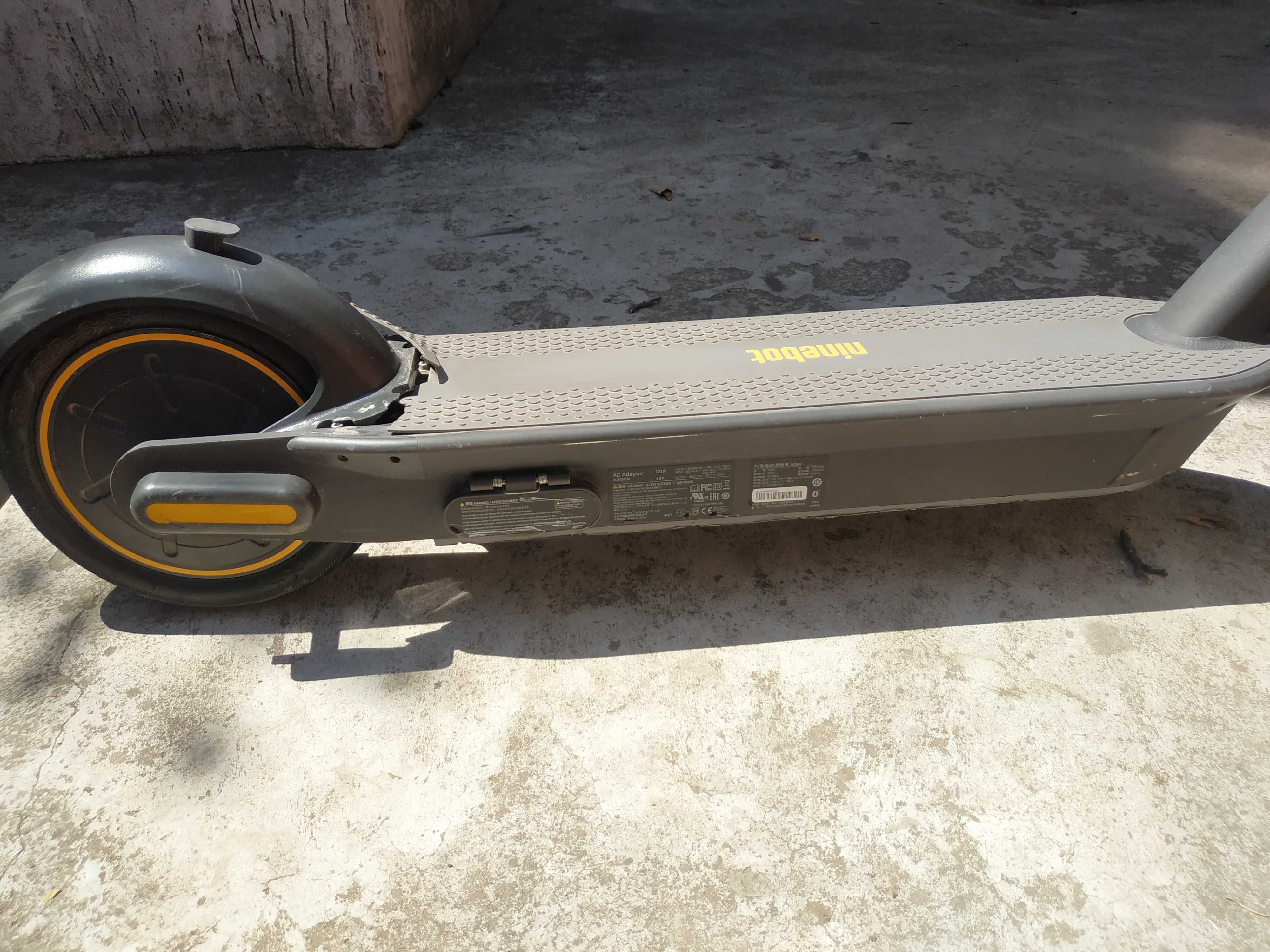 Електросамокат Ninebot KickScooter MAX G30P электросамокат