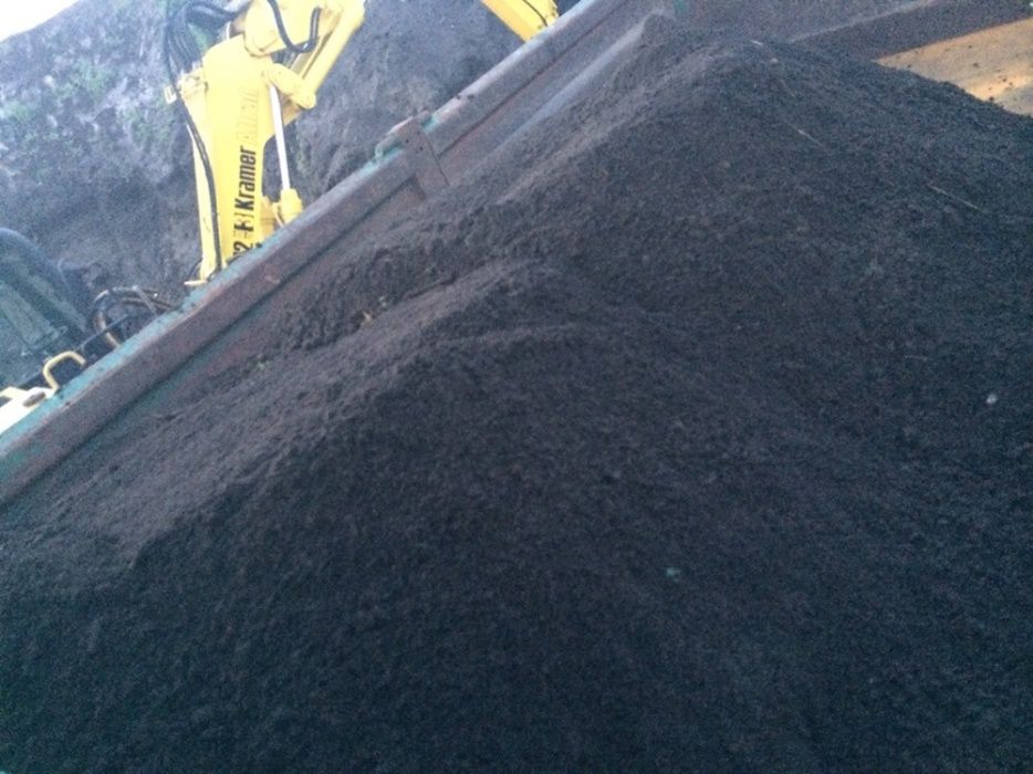 Eco humus czarny ogrodniczy trawnik ziemia czarnoziem