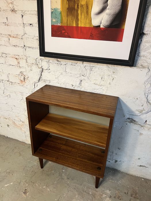 Piekna mała biblioteczka vintage retro prl