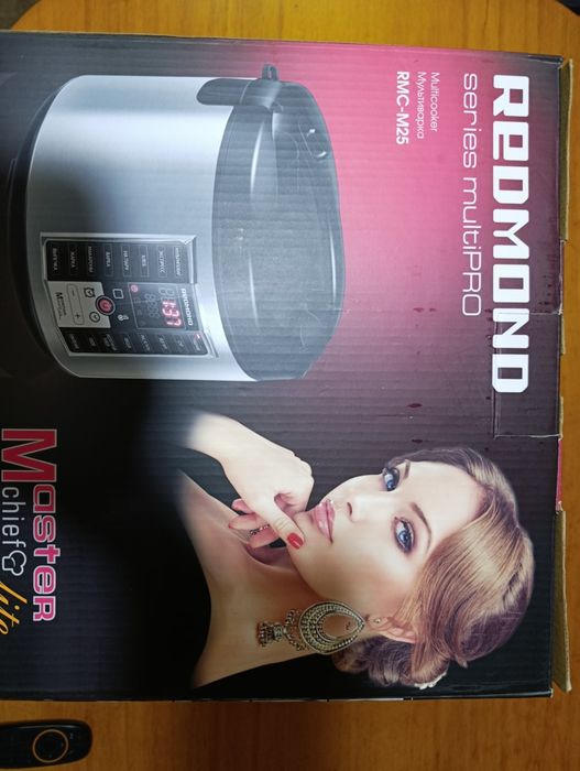 Мультиварка Redmond RMC-M25