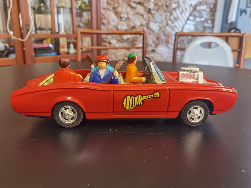 Carrinho de brinquedo da década de 70