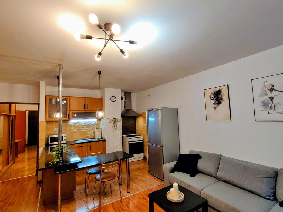 2pok 51m2 (widok na ogród), z miejscem parkingowym, niedaleko centrum