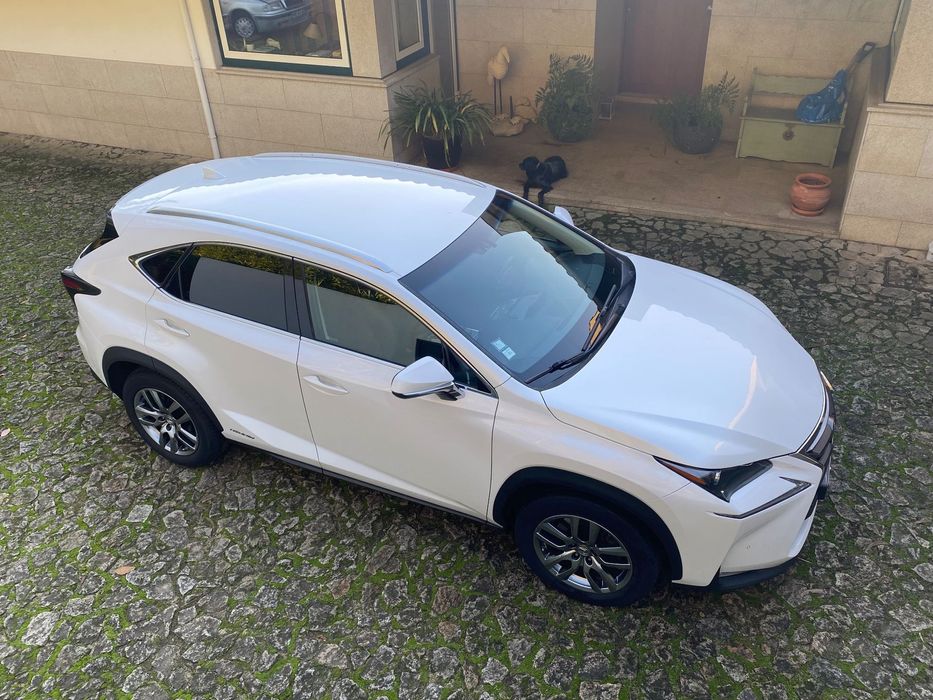 Lexus NX 300h Luxury 4WD