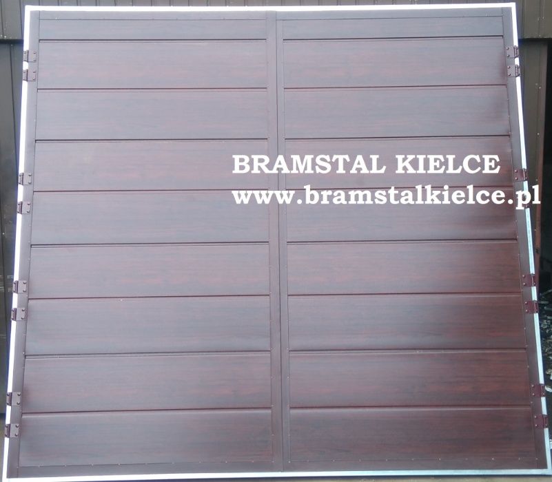 brama dwuskrzydłowa segmentowa z paneli ocieplana BRAMSTAL KIELCE