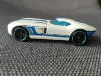 Samochodzik Hot Wheels model Fast Felion Exotics 7 cm