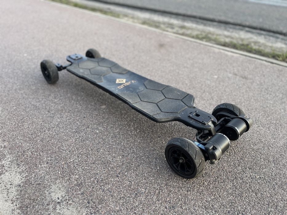 Onsra Black Carve 3 longboard elektryczny deskorolka (Evolve, Meepo)