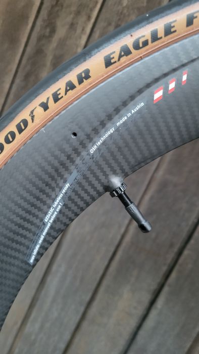 Pinarello Digma F12 rodas Xentis