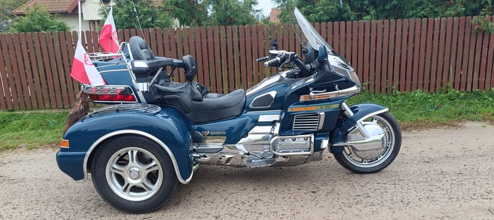 Motocykl GL 1500 trike