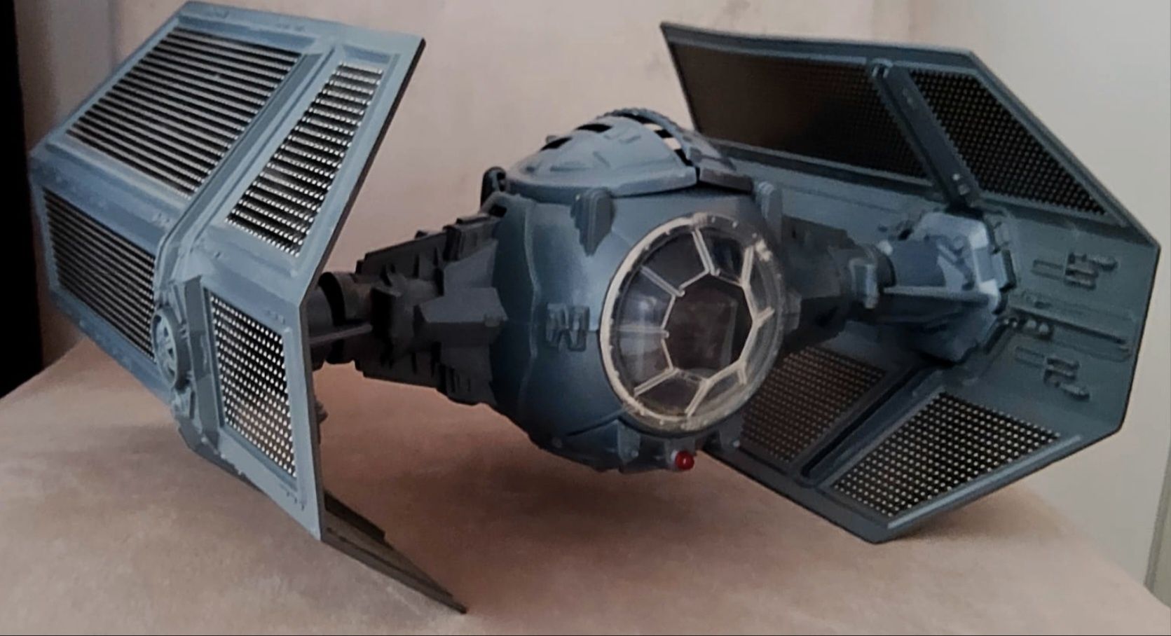 Star wars tie fighter do Darth Vader