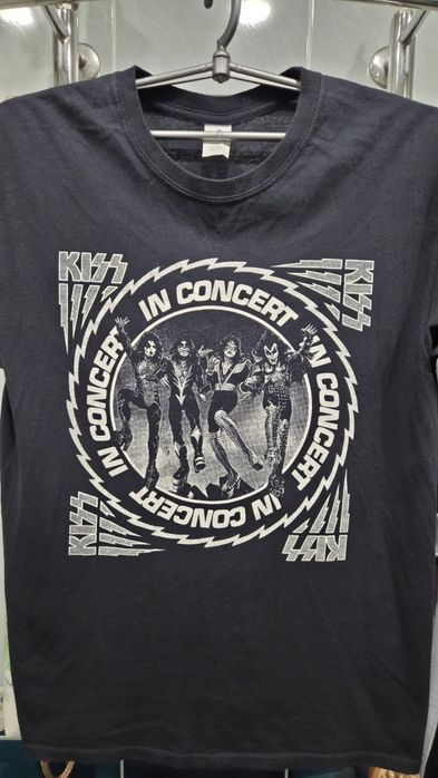 Продам коллекционную футболку  KISS