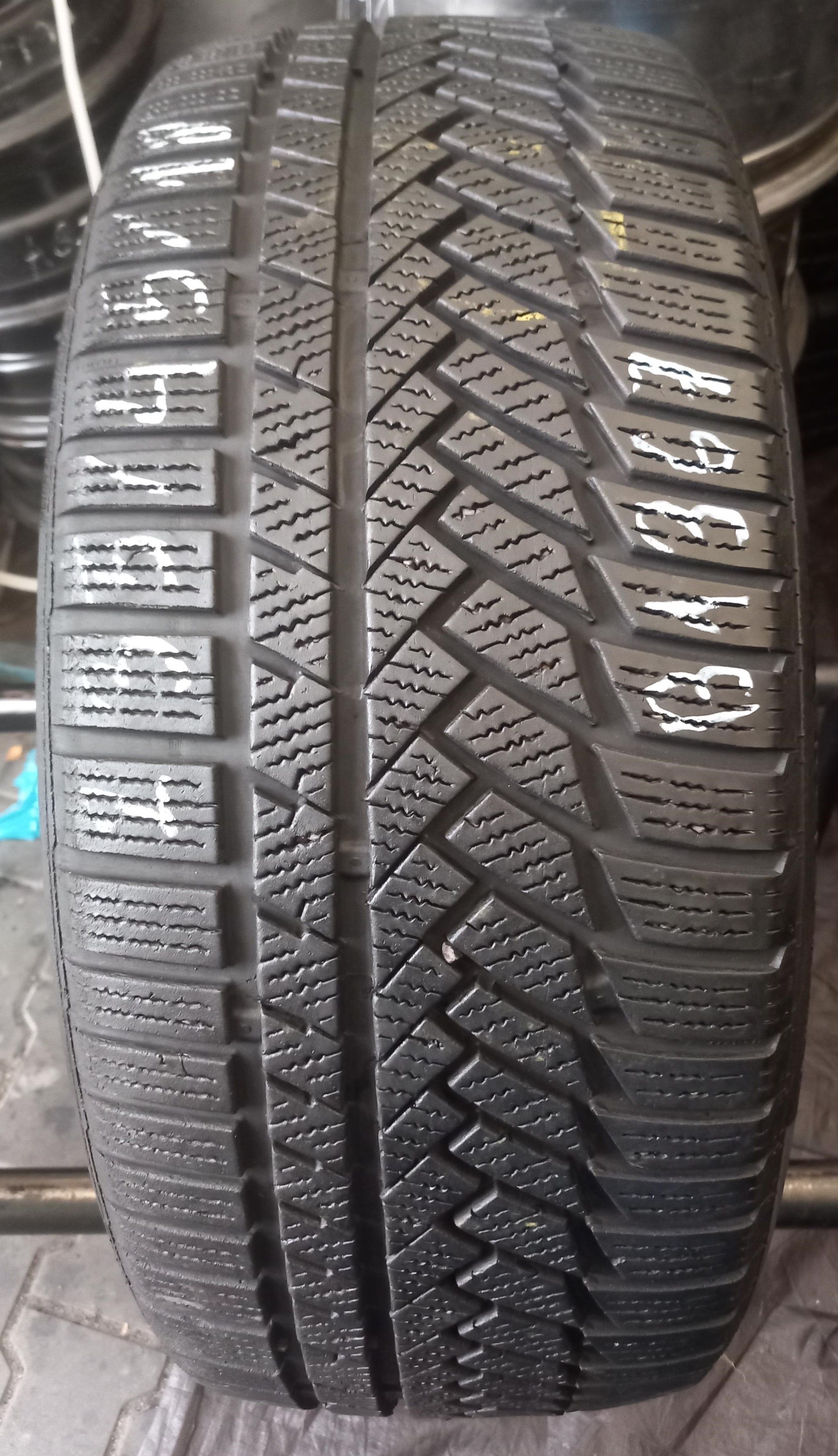 235/45/18 Continental Winter Contact TS850P 98V