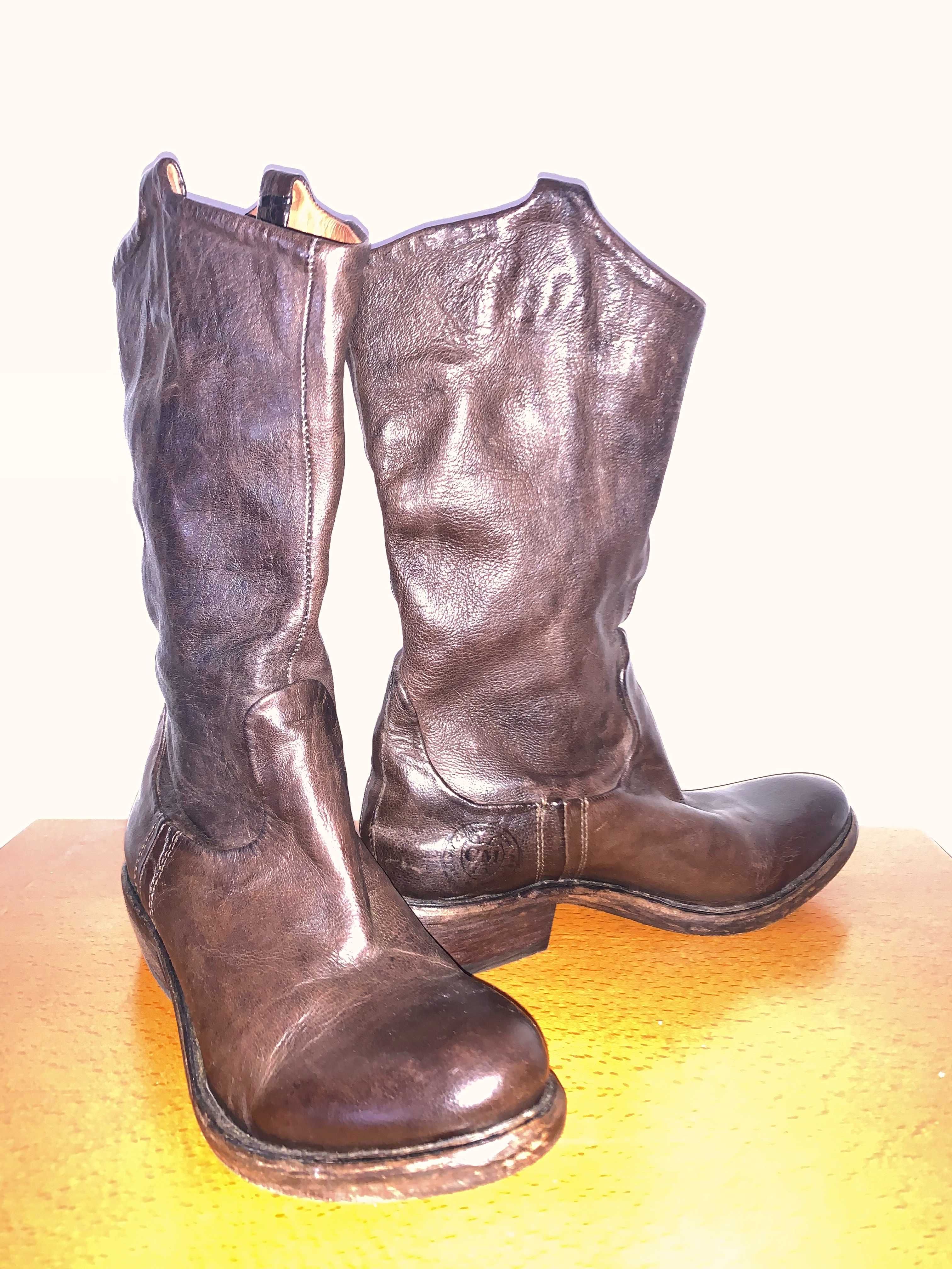 Botas Cowboy - Tamanho 38