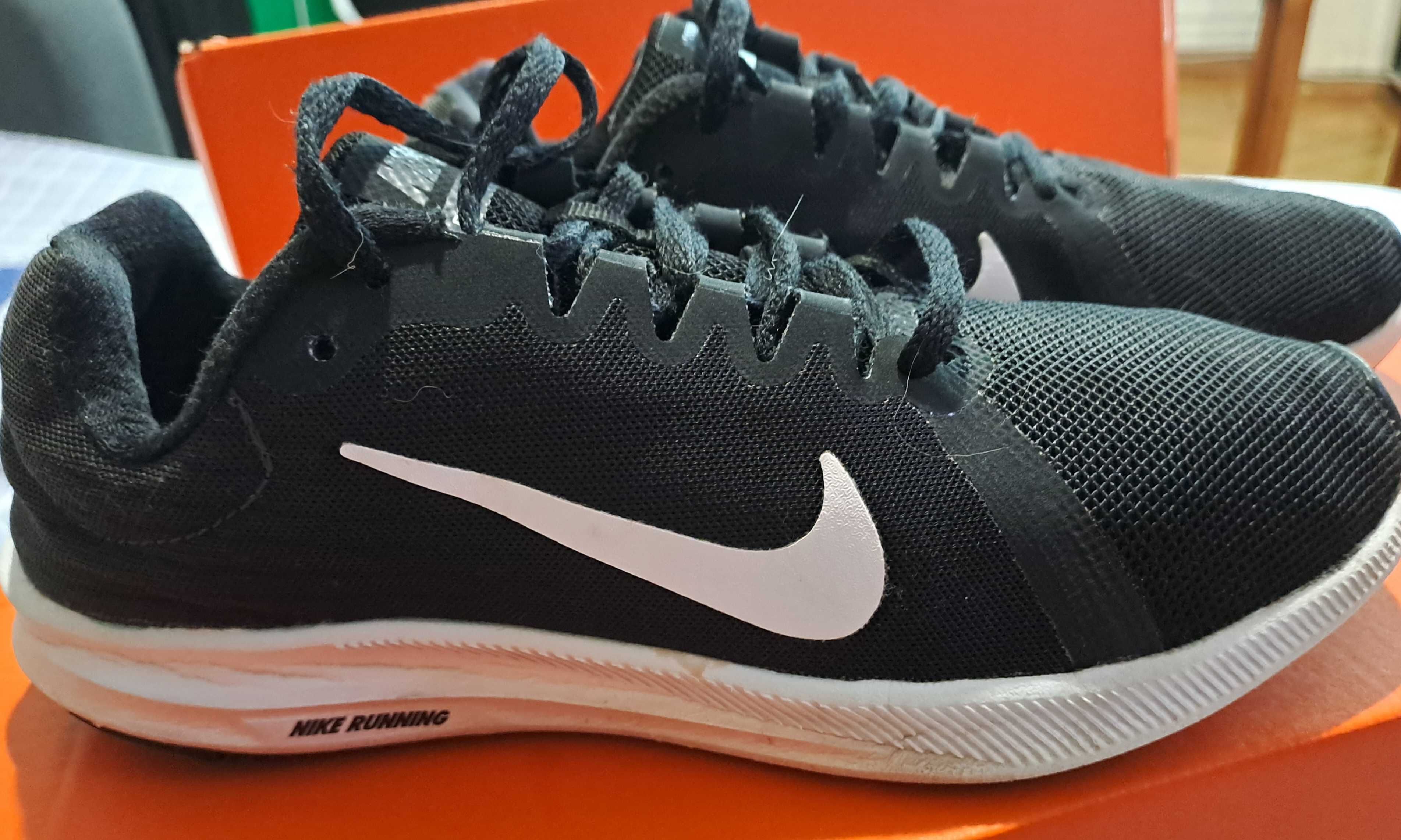 Кросівки Nike в отлічному стані