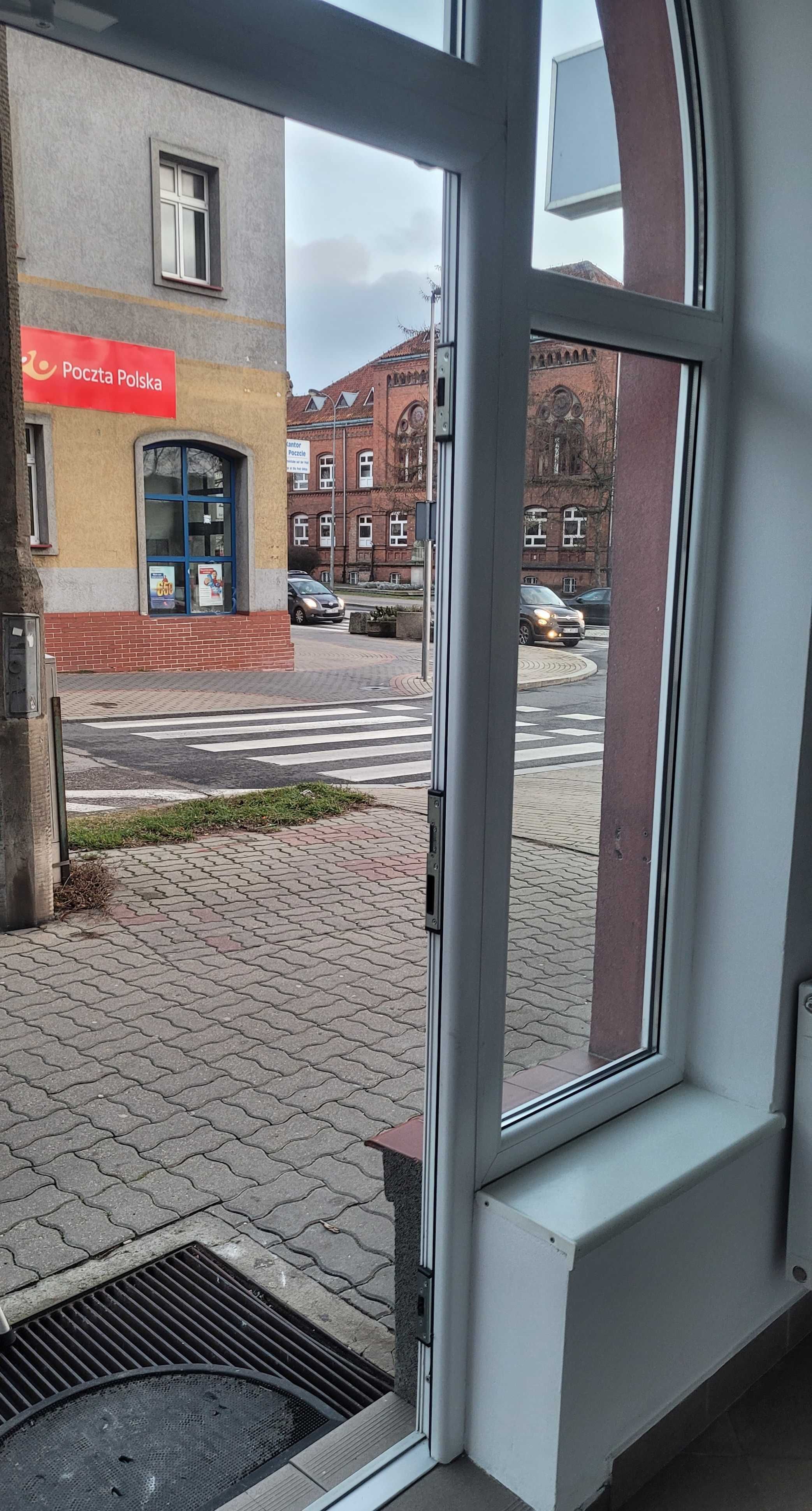 SPRZEDAM lokal użytkowy usługowy w Domu Handlowym Feniks centrum