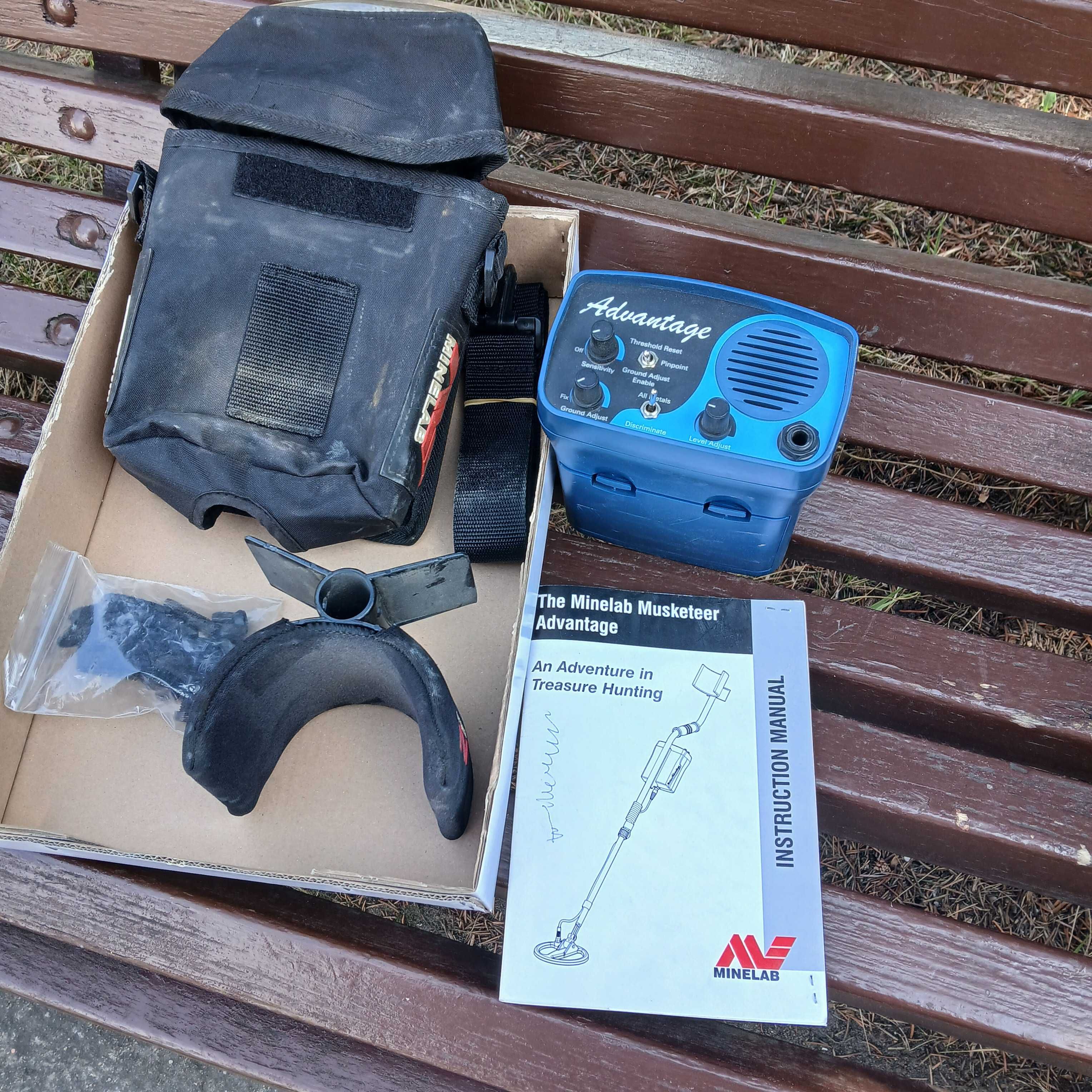 Wykrywacz metalu manualny MINELAB MUSKETEER ADV EURO 10 wojskowy