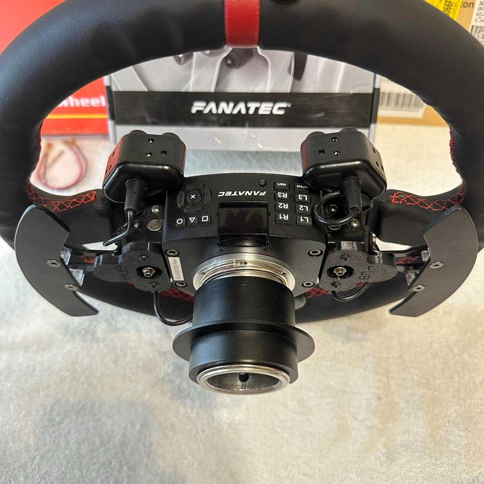 Кастомный Руль Fanatec ClubSport Universal Hub + Momo обод 33см.Идеал!