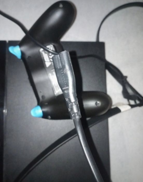 Ps4 fat + okablowanie + pad + kabel hdmi