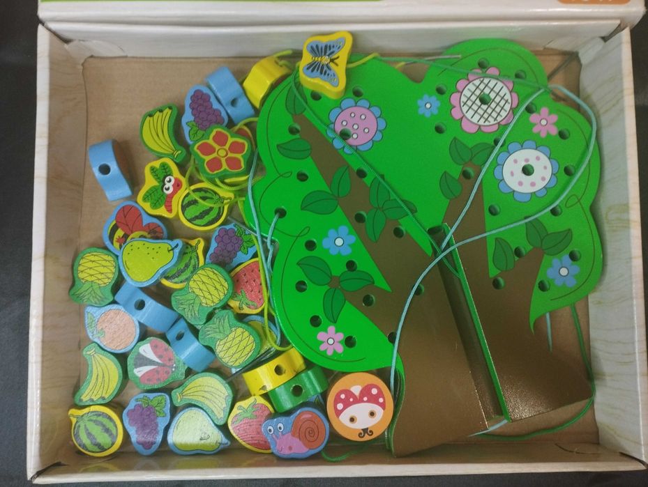 Дерев'яна розвиваюча гра Шнуровка дерево з фруктами і комахами