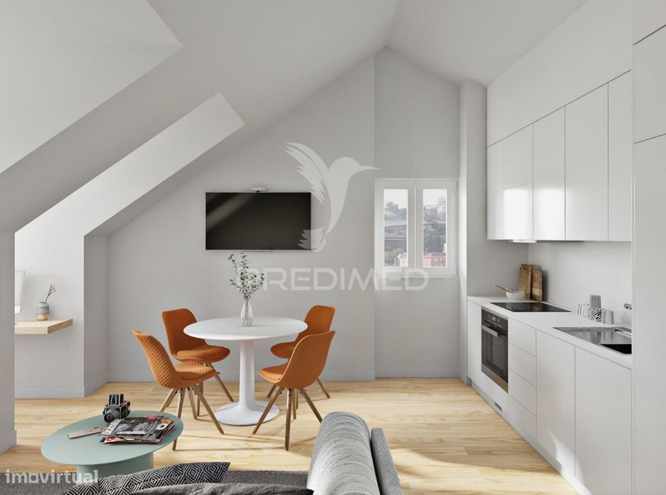 Apartamento T2 totalmente remodelado em Alcântara