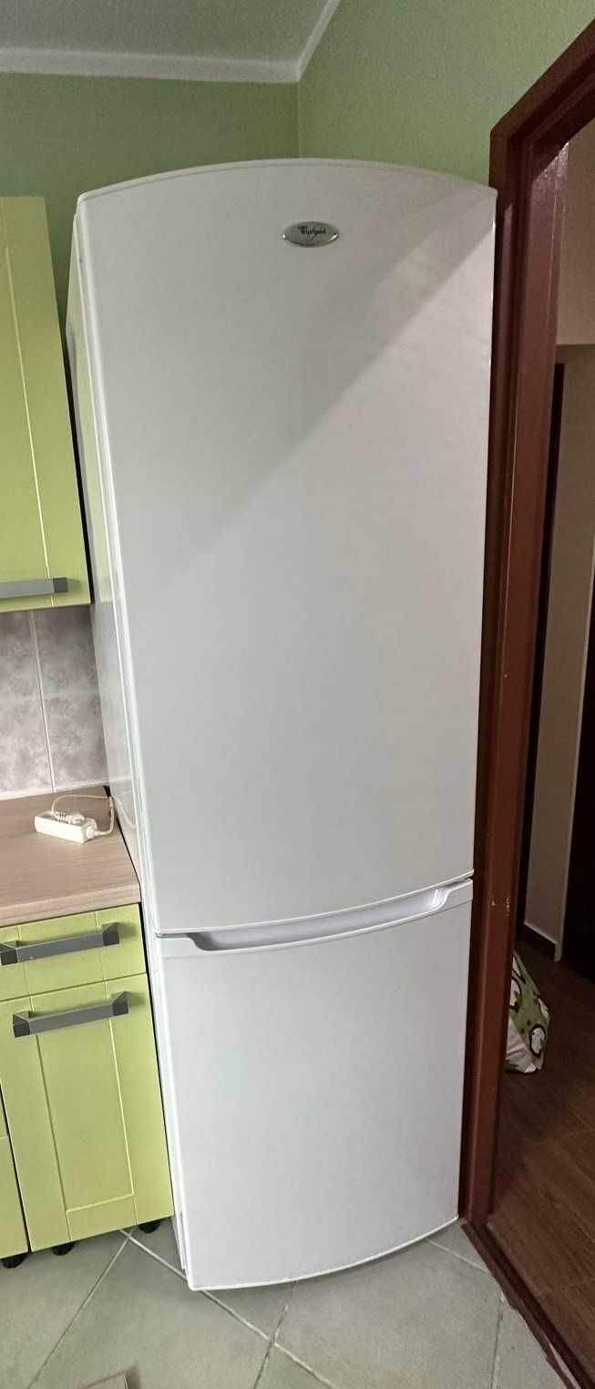 Lodówka z zamrażarką Whirlpool ARC55532 wolnostojąca
