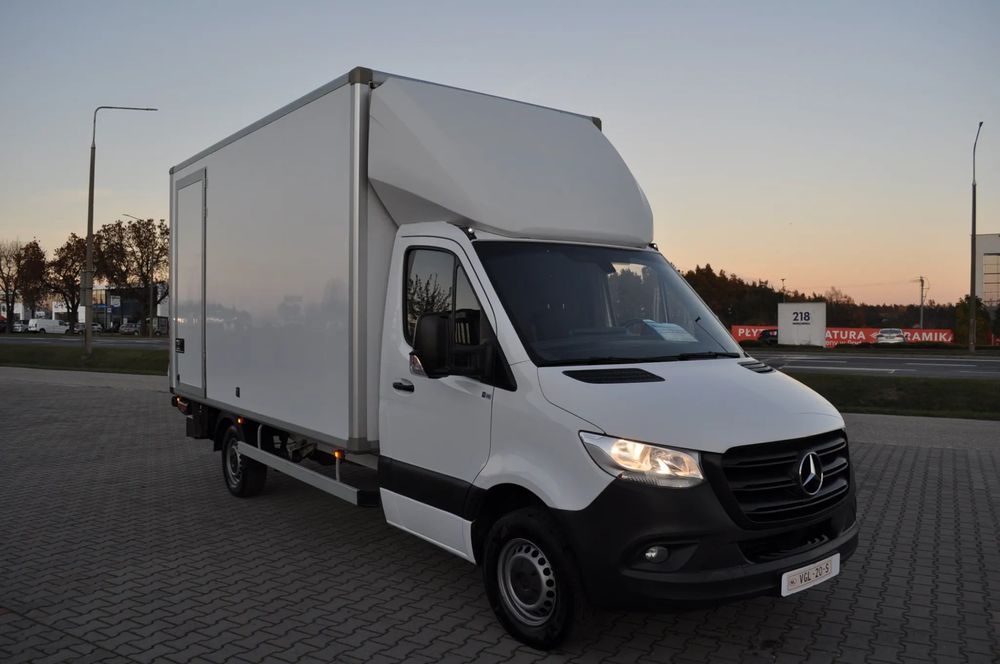 Mercedes-Benz sprinter  kontener 4,40m x 2.10x2.30 m