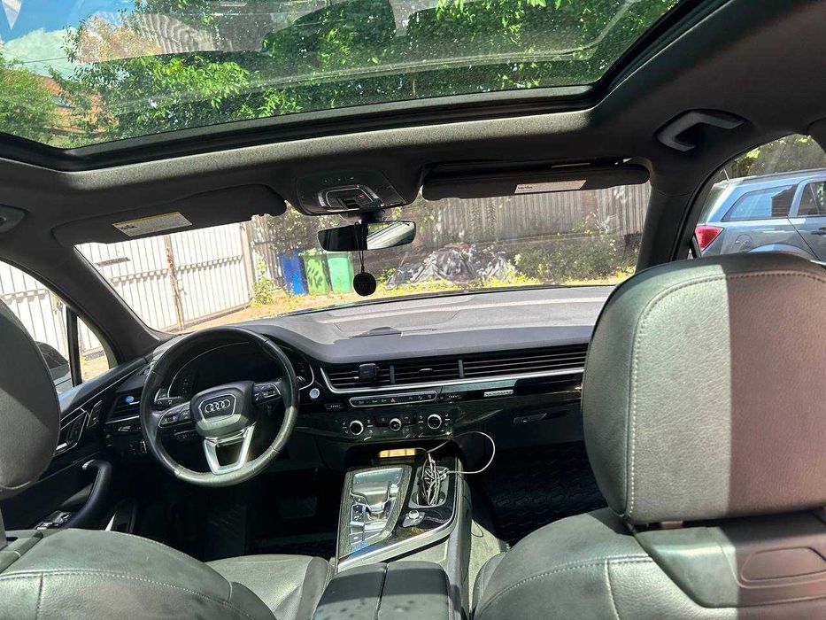 Audi q7 premium plus 2017 год 3.0 tfsi quattro камеры 360 7 мест