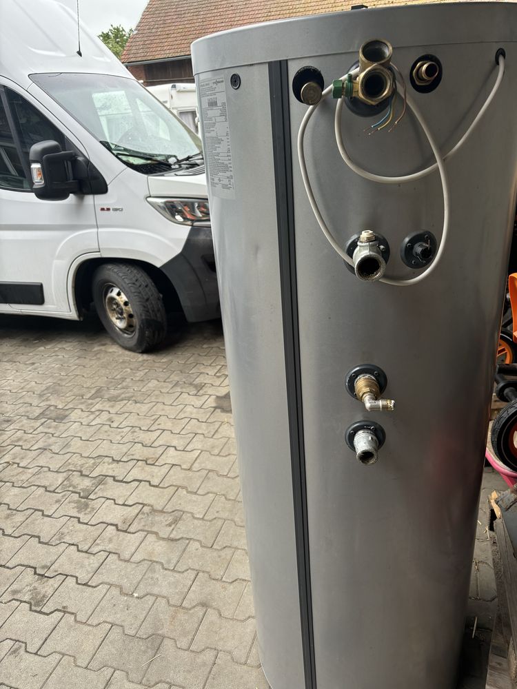 Viessmann 300 litrów z kolektorem do grzania cwu solar