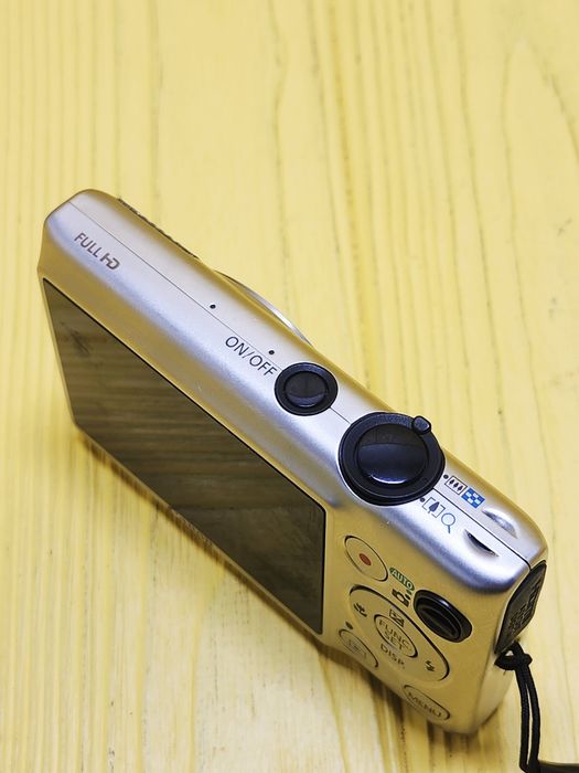 Компактный фотоаппарат Canon Digital IXUS 220 HS Silver