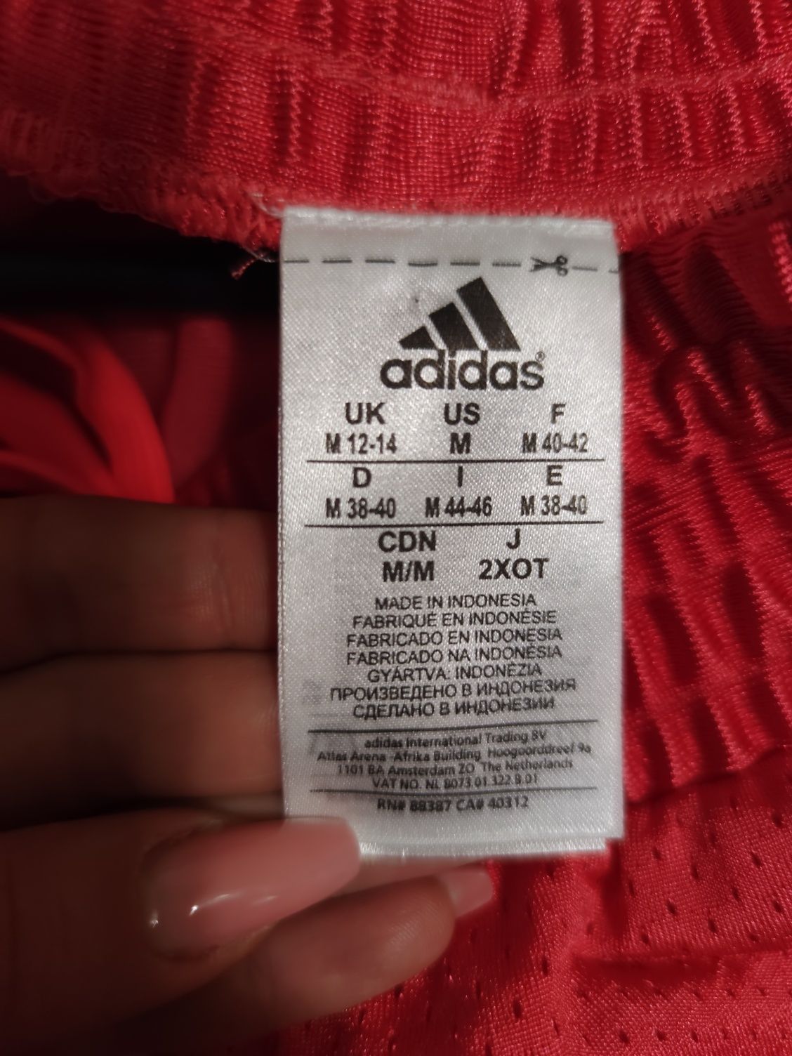 Оригінальні жіночі шорти Adidas