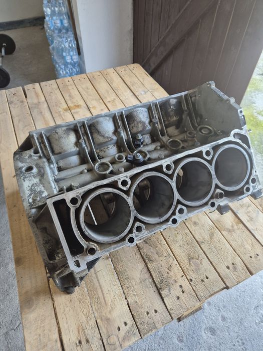 Blok silnika V8 na stolik Mercedes Benz 55 AMG  M113 W163 W210