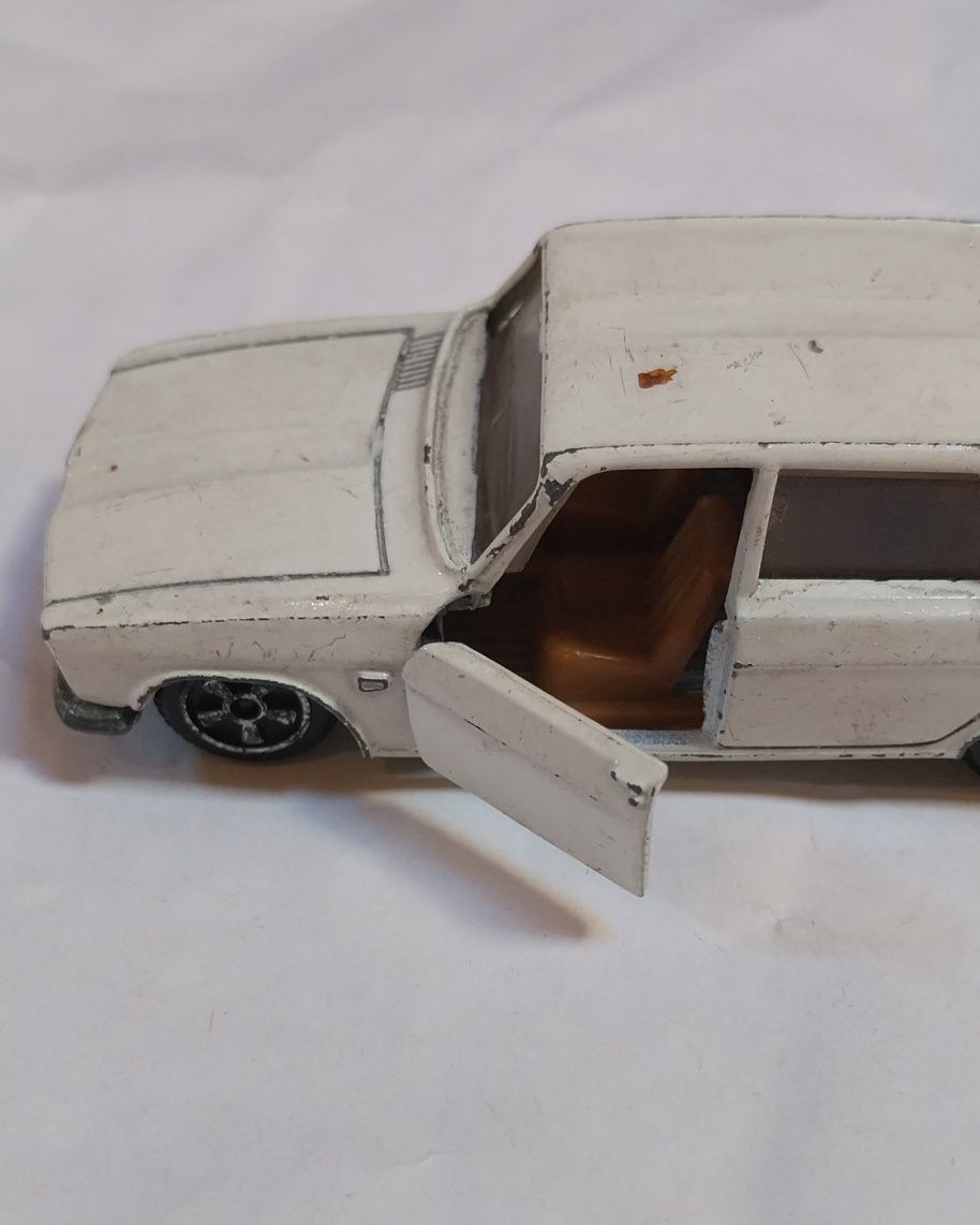 Miniatura antiga Politoys Renault 16 em escala 1/43