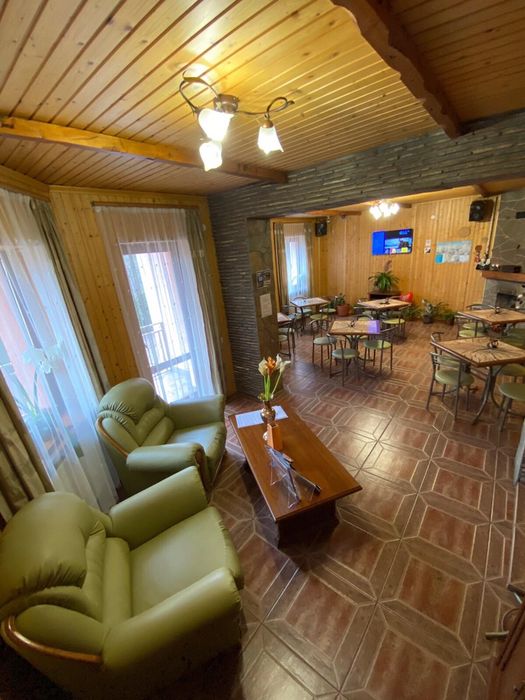 Продається котедж на 10 номерів у м. Яремче