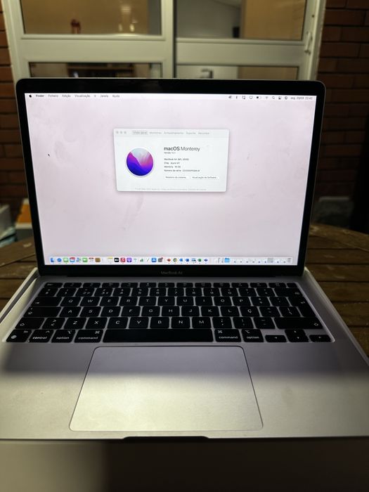 Macbook Air (2020) 16gb ram