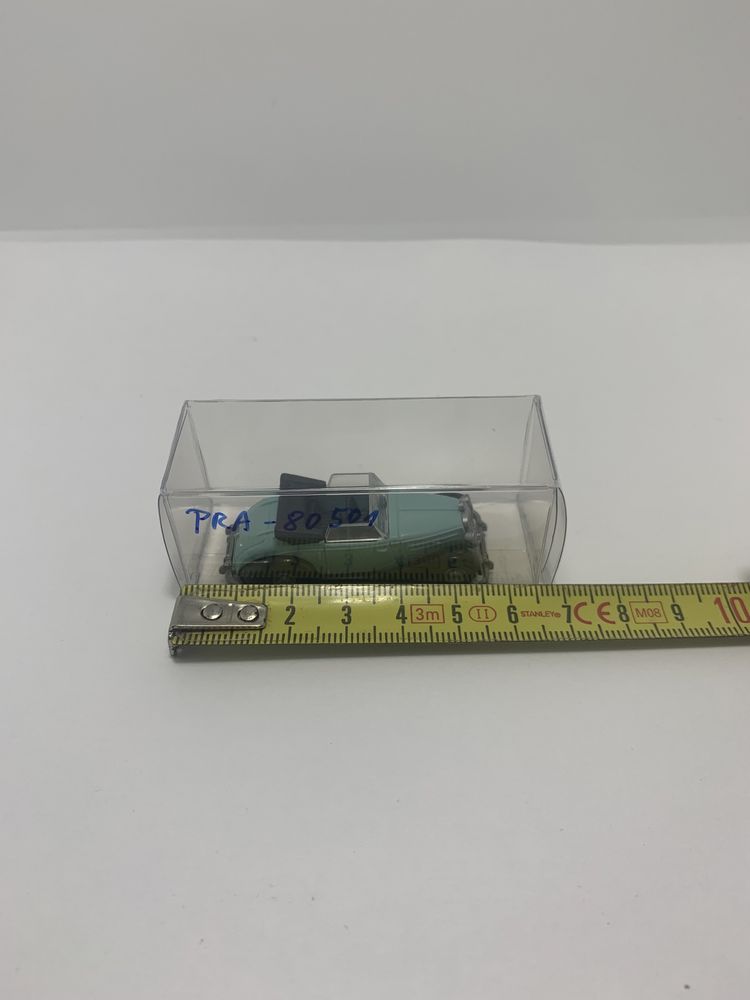 Mercedes 170 S da Praliné na escala H0 1/87