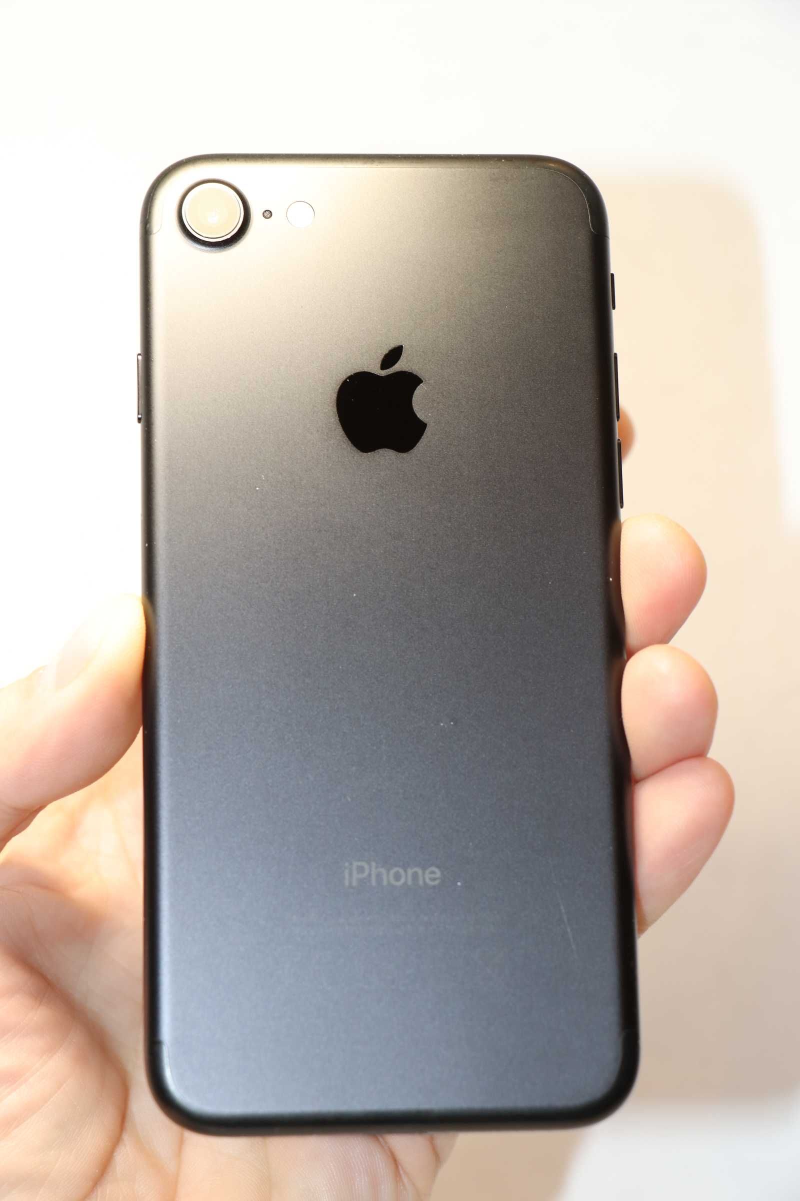 Apple iPhone 7 32GB Black, заблокирован по Icloud! отличное состояние!