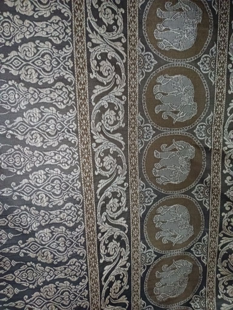 Narzuta z chwostami z Indii